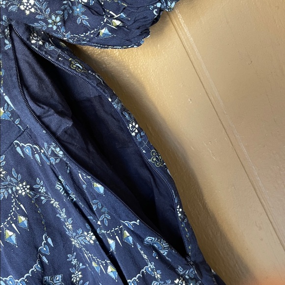 Hill House The Matilda Floral Midi Dress in charm scallop size M - Picture 9 of 11